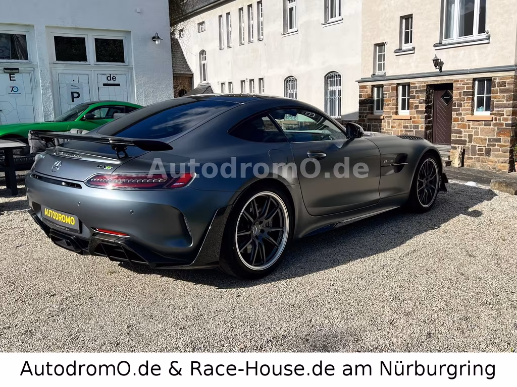 Mercedes-Benz AMG GT R