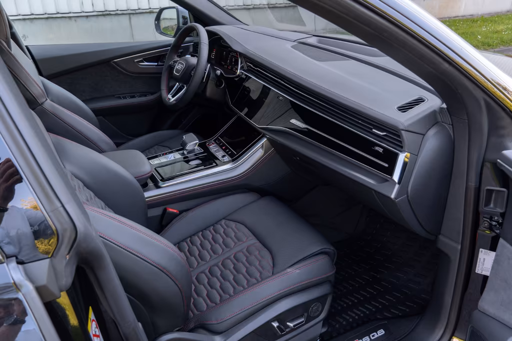 Audi RSQ8