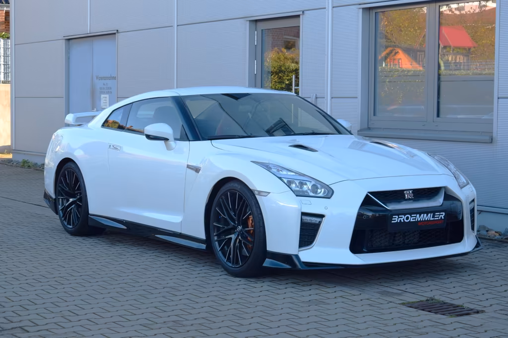 Nissan GT-R