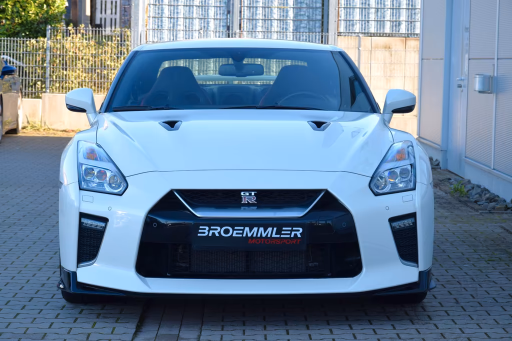 Nissan GT-R
