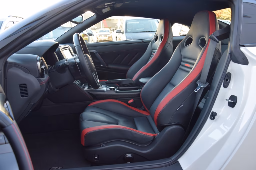 Nissan GT-R