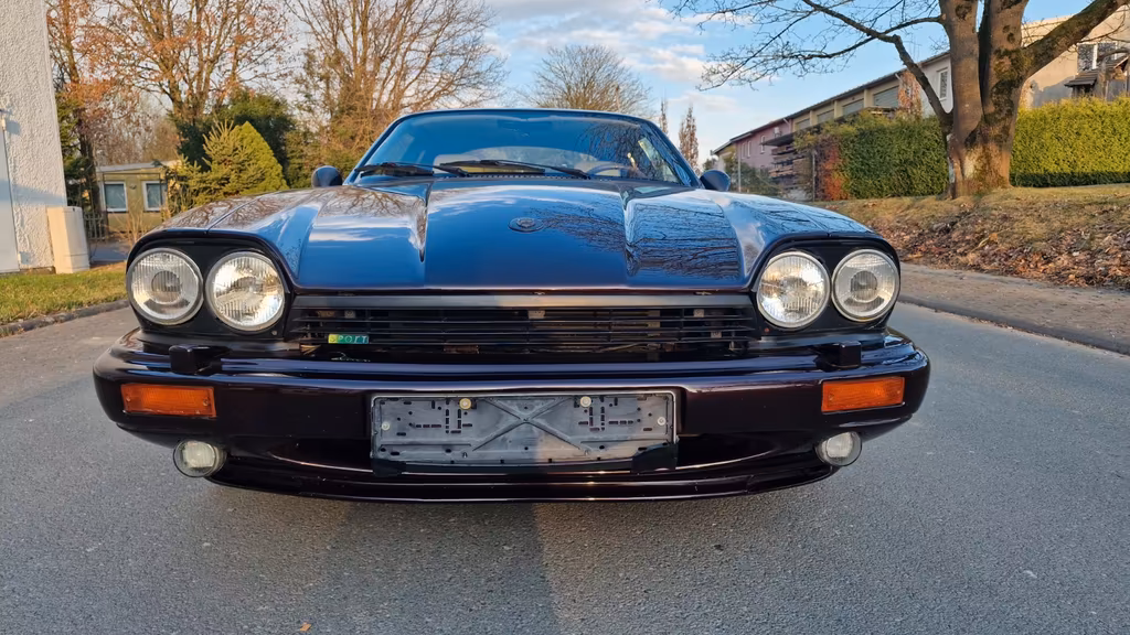 Jaguar XJR