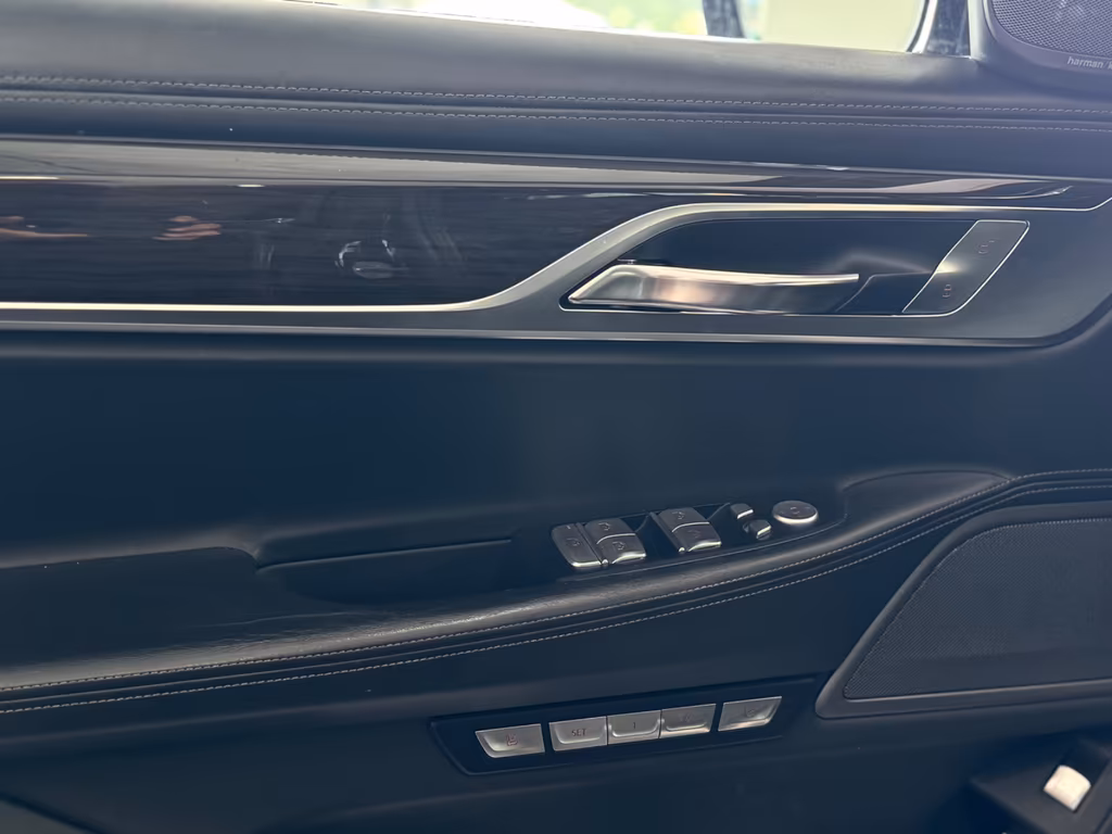 BMW 730
