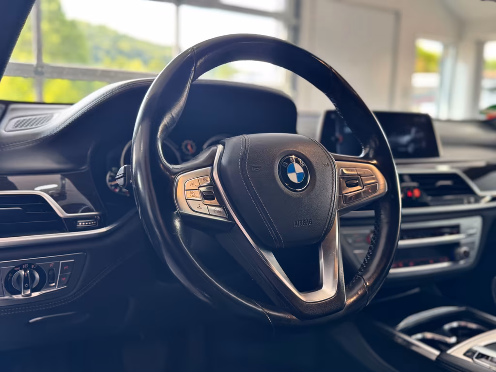 BMW 730