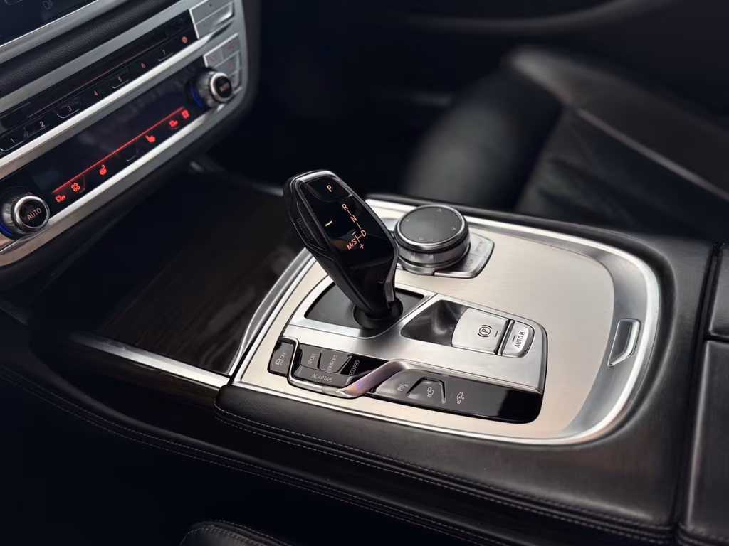 BMW 730