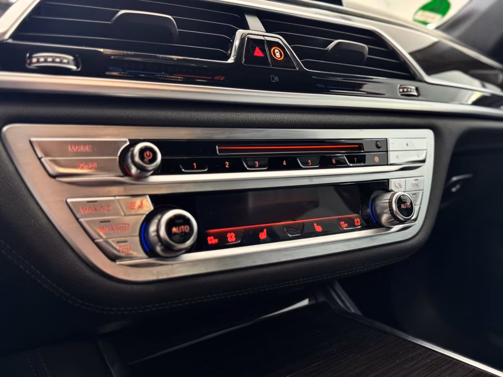 BMW 730