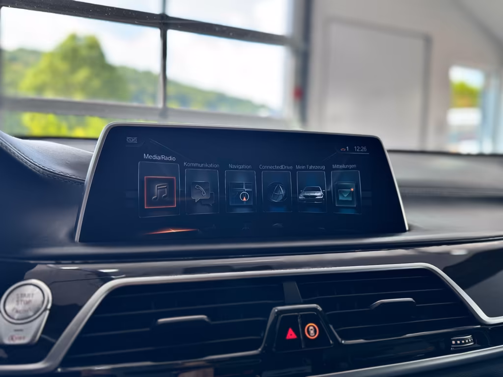 BMW 730