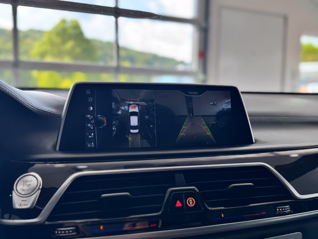 BMW 730