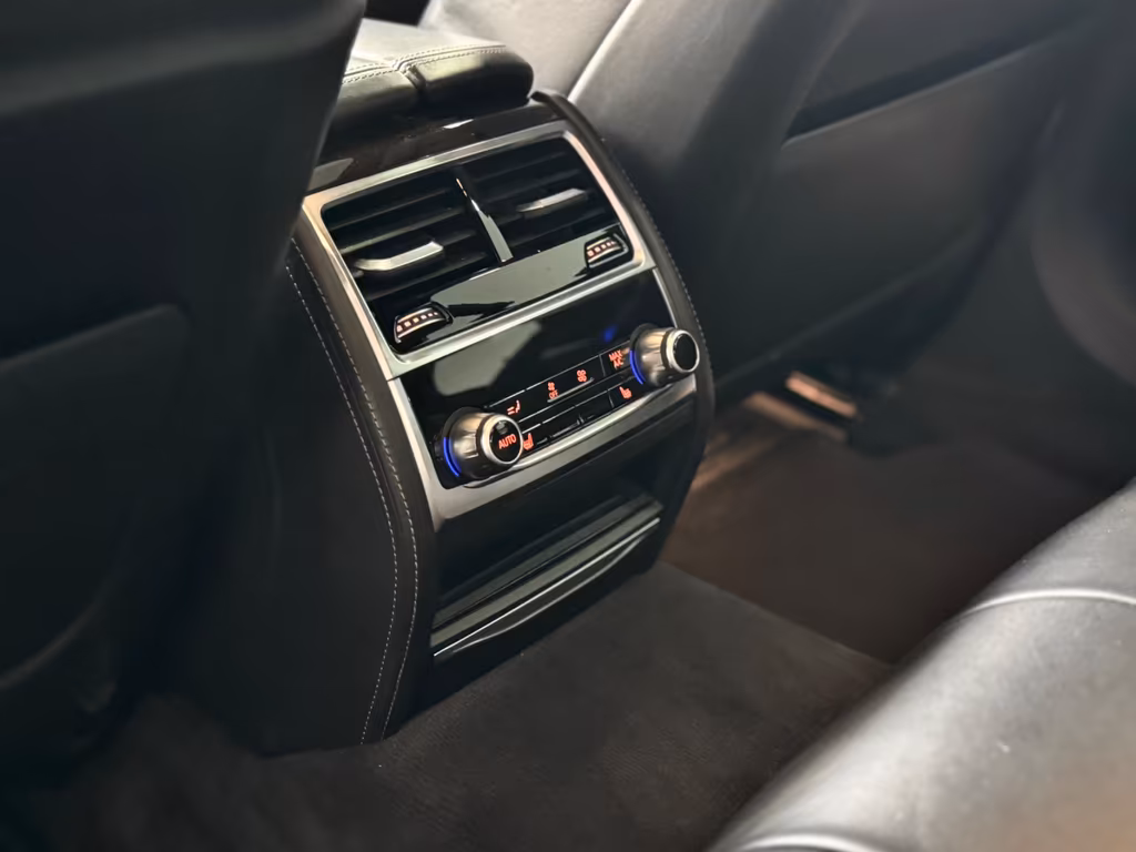 BMW 730