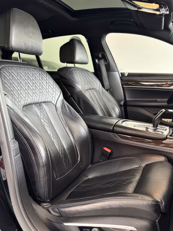 BMW 730