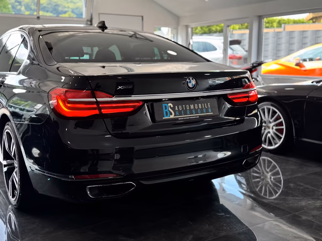 BMW 730