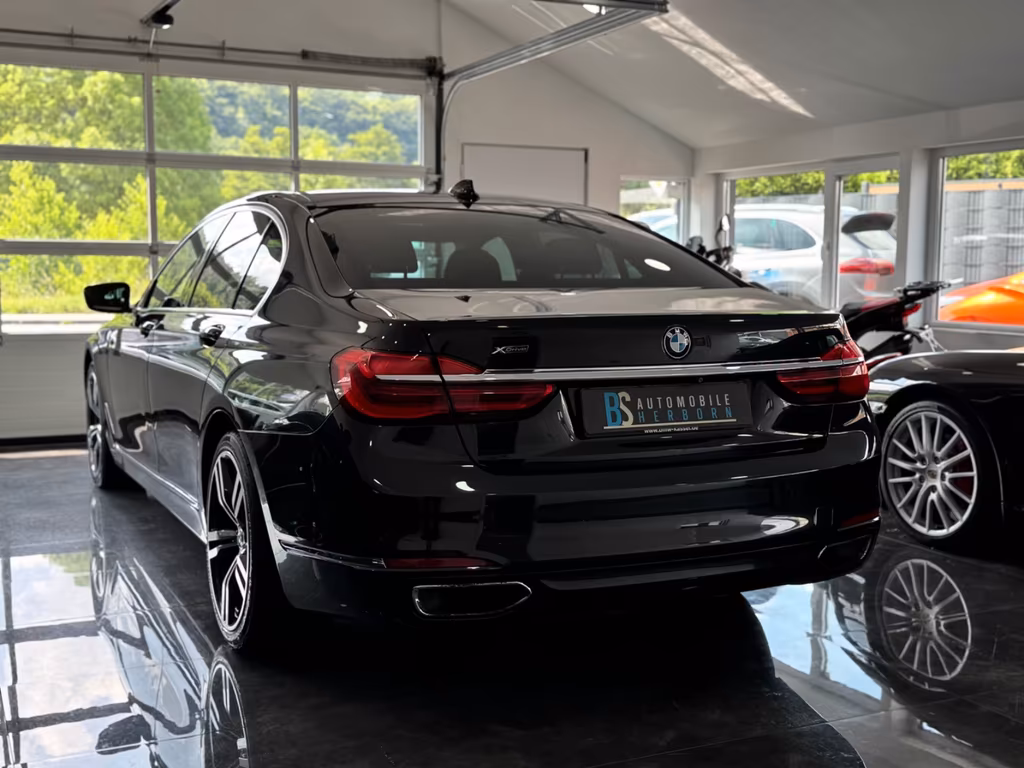 BMW 730