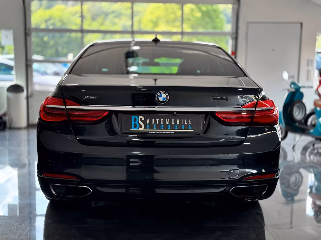 BMW 730