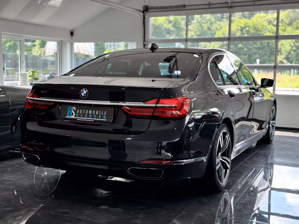 BMW 730