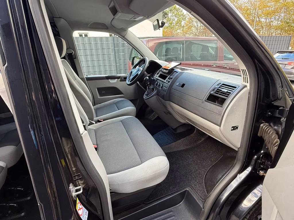 Volkswagen T5 Kombi