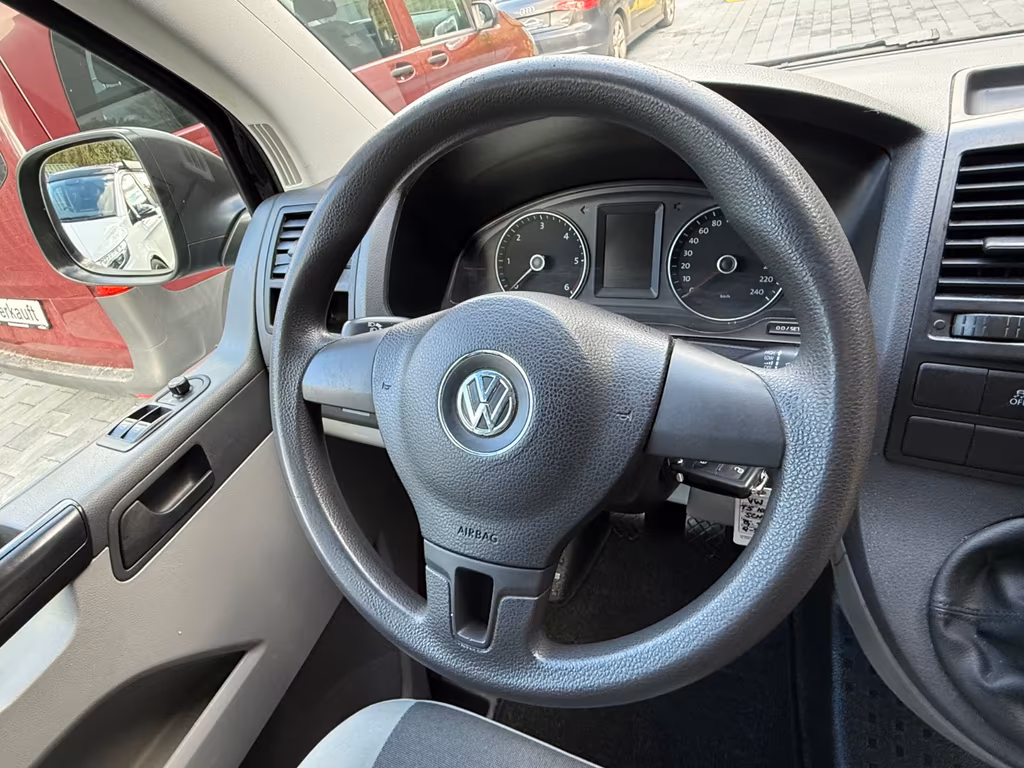Volkswagen T5 Kombi
