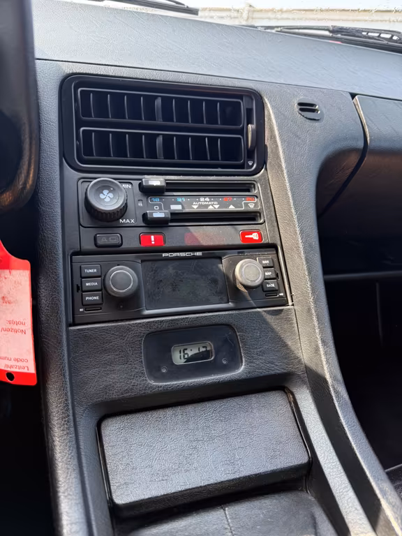 Porsche 928
