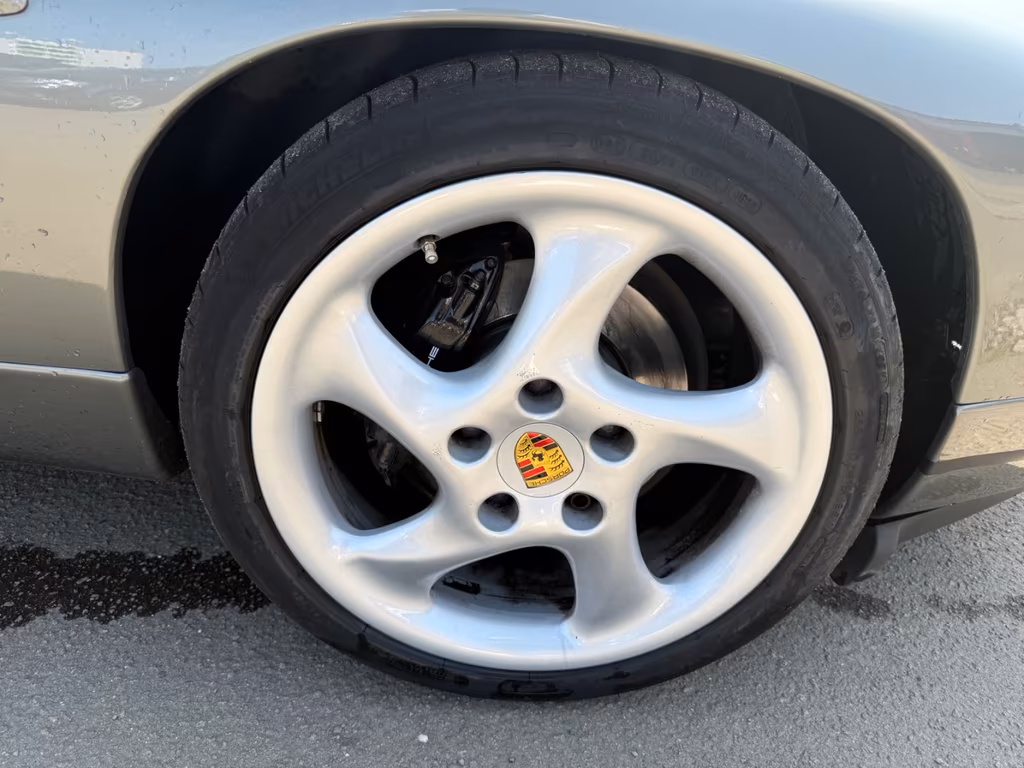Porsche 928