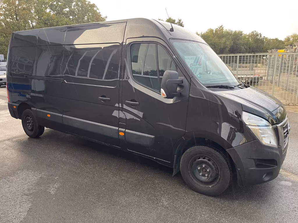 Nissan Interstar