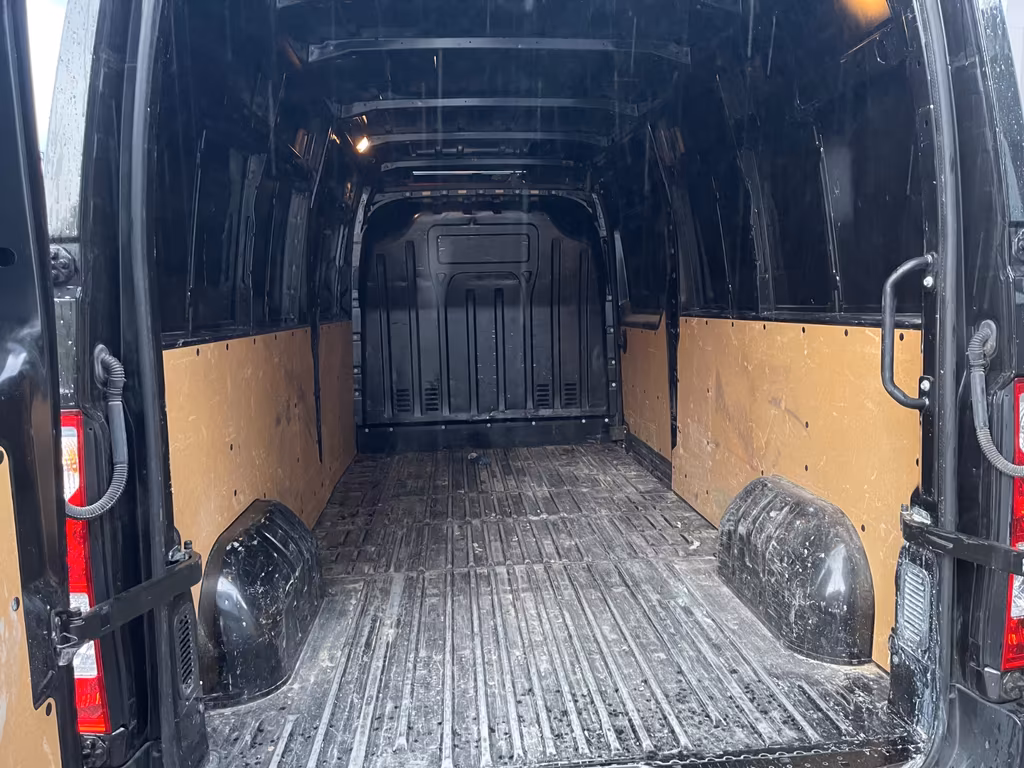 Nissan Interstar
