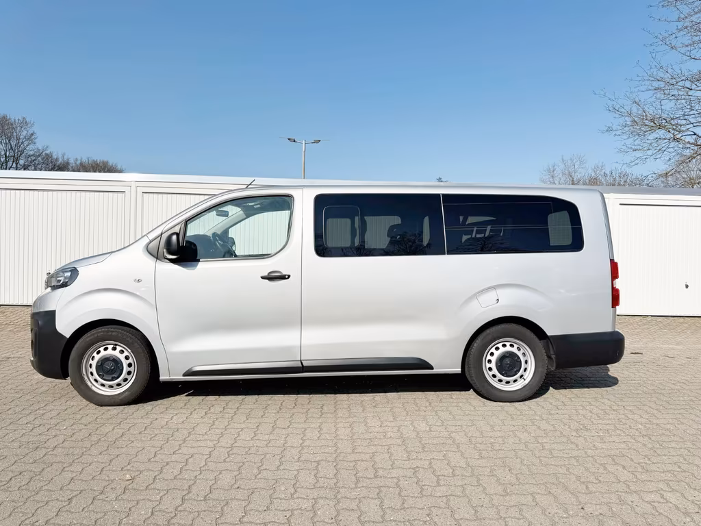 Peugeot Traveller