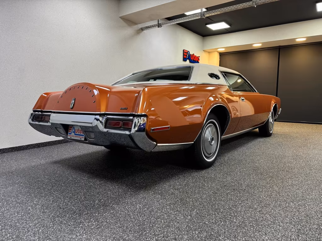 Lincoln Continental