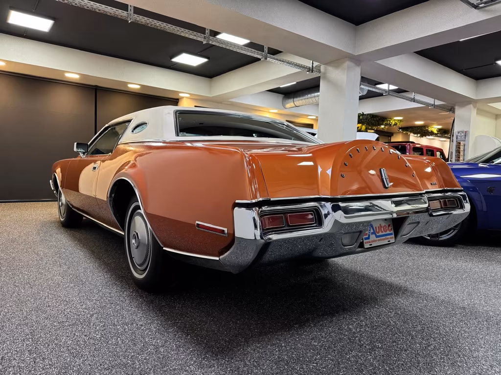 Lincoln Continental