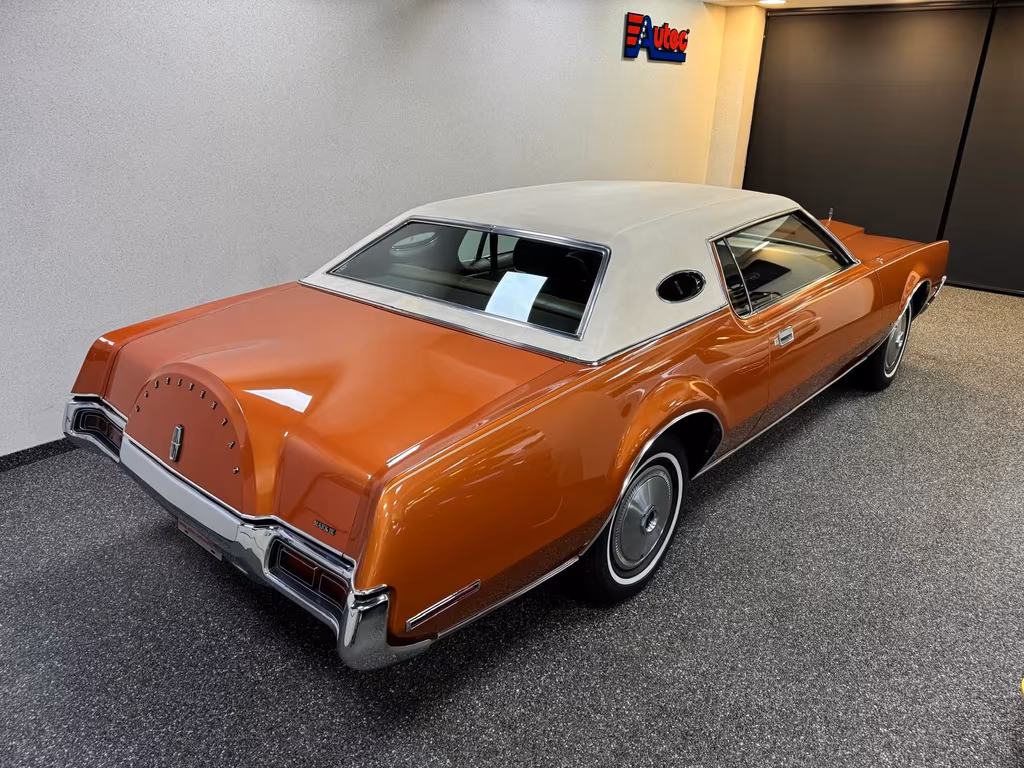 Lincoln Continental