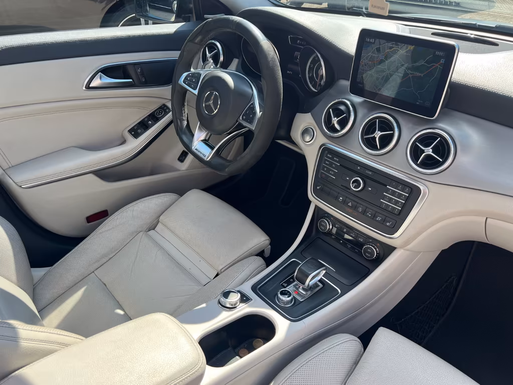 Mercedes-Benz CLA 45 AMG