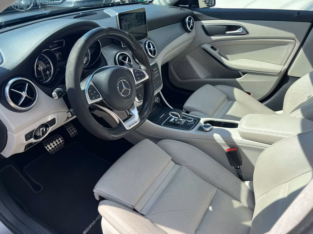 Mercedes-Benz CLA 45 AMG