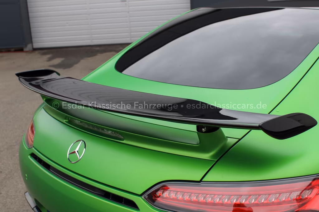 Mercedes-Benz AMG GT R