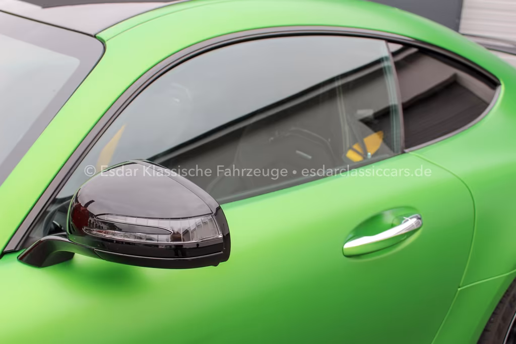 Mercedes-Benz AMG GT R