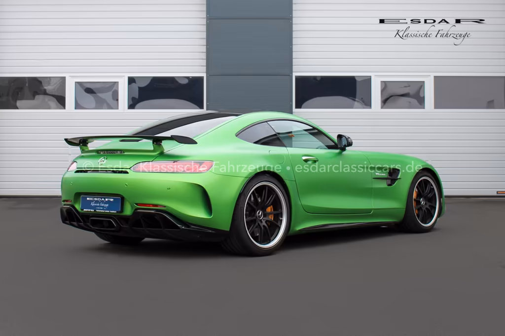 Mercedes-Benz AMG GT R