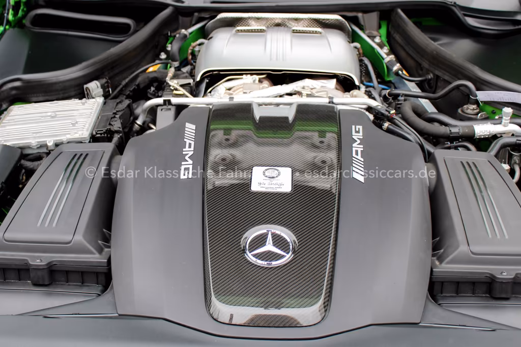 Mercedes-Benz AMG GT R