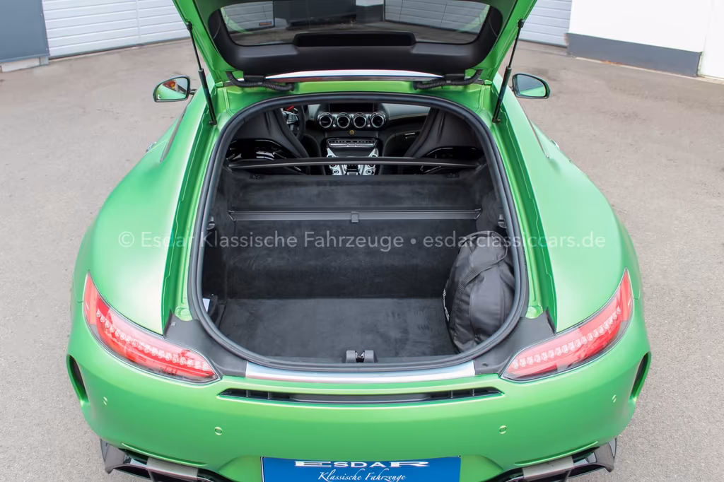 Mercedes-Benz AMG GT R