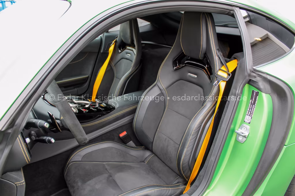 Mercedes-Benz AMG GT R