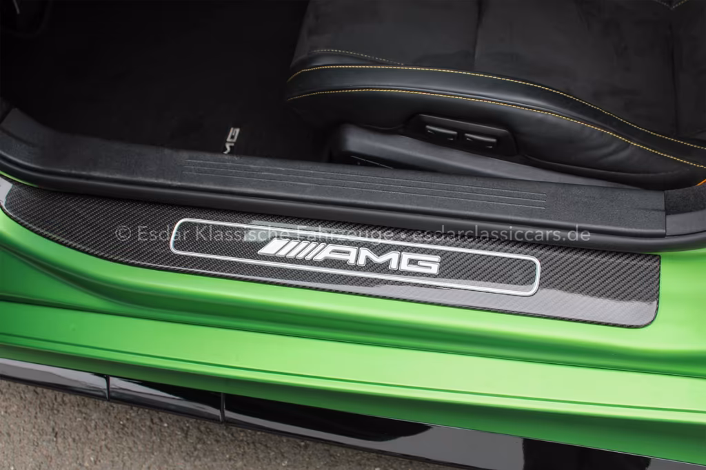 Mercedes-Benz AMG GT R