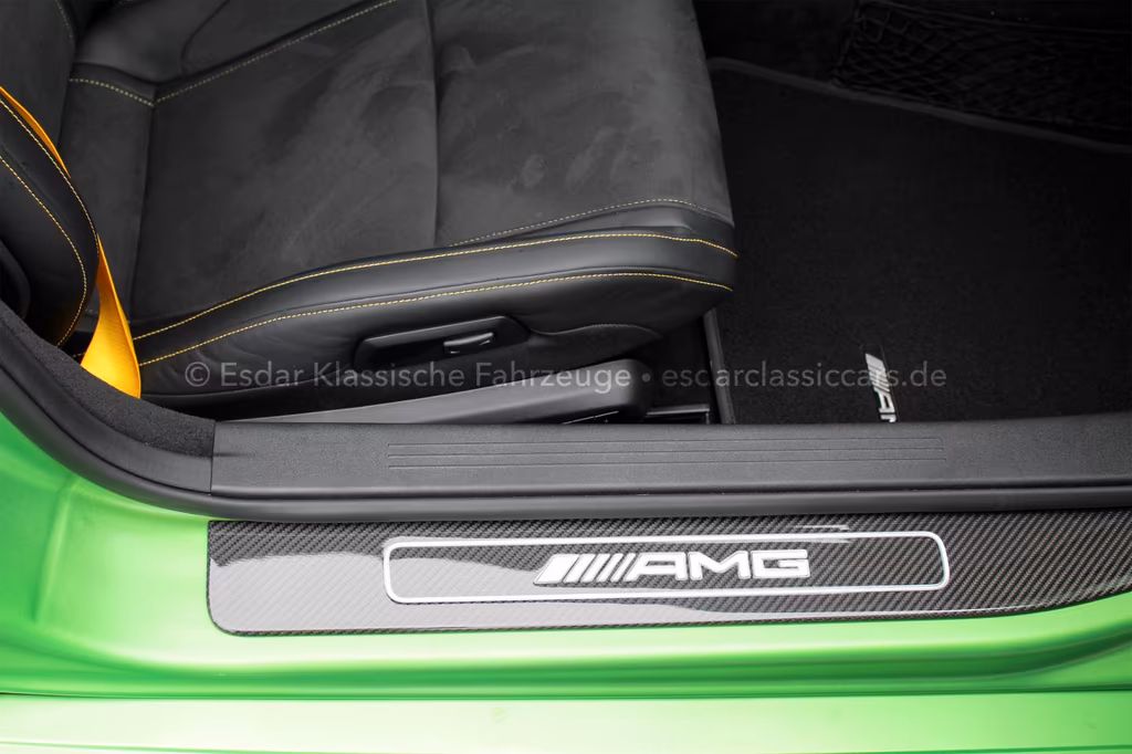 Mercedes-Benz AMG GT R