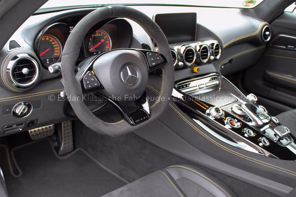 Mercedes-Benz AMG GT R