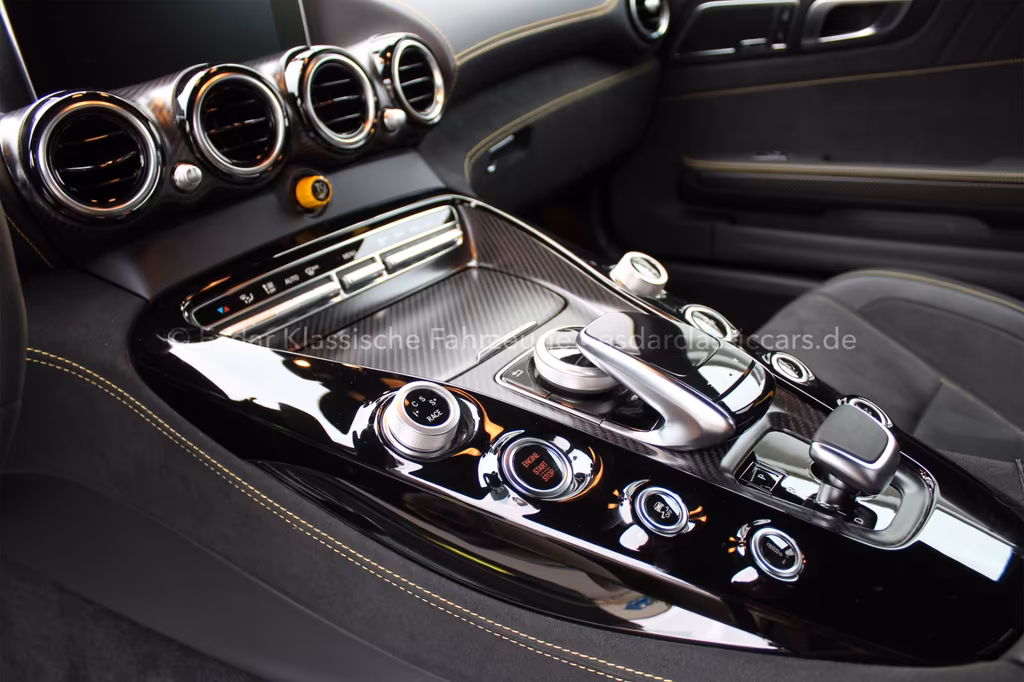 Mercedes-Benz AMG GT R