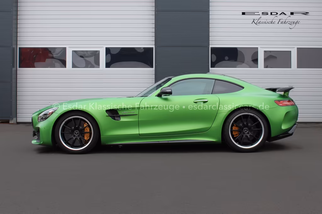 Mercedes-Benz AMG GT R