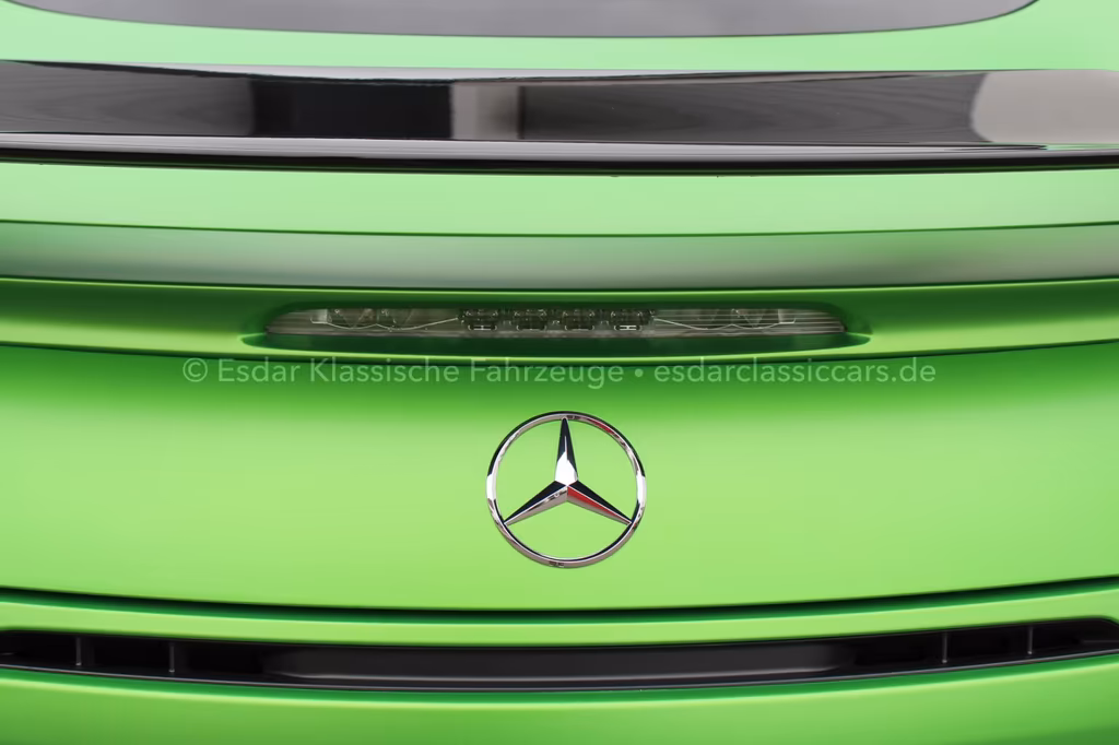 Mercedes-Benz AMG GT R