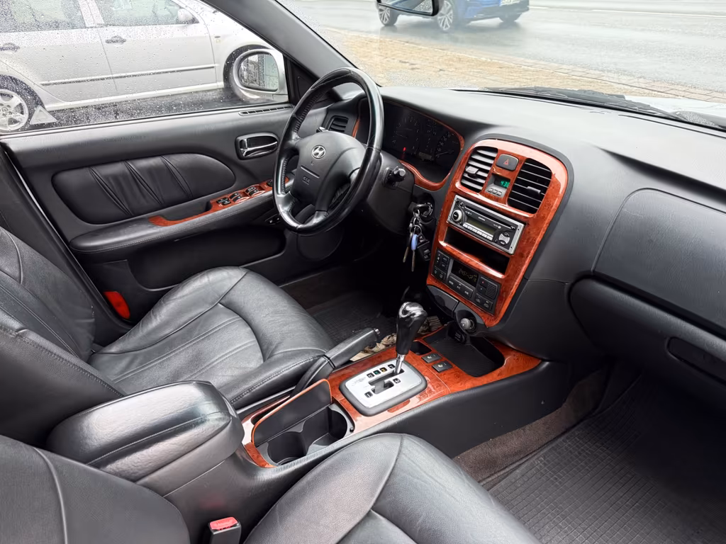 Hyundai SONATA