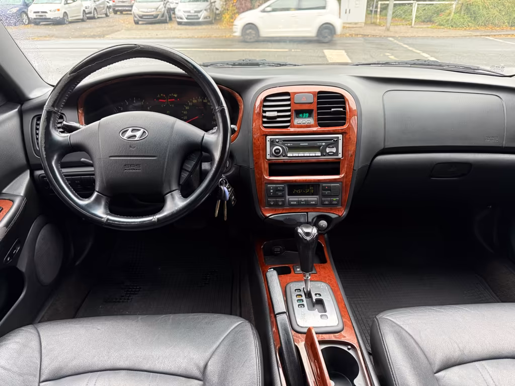 Hyundai SONATA
