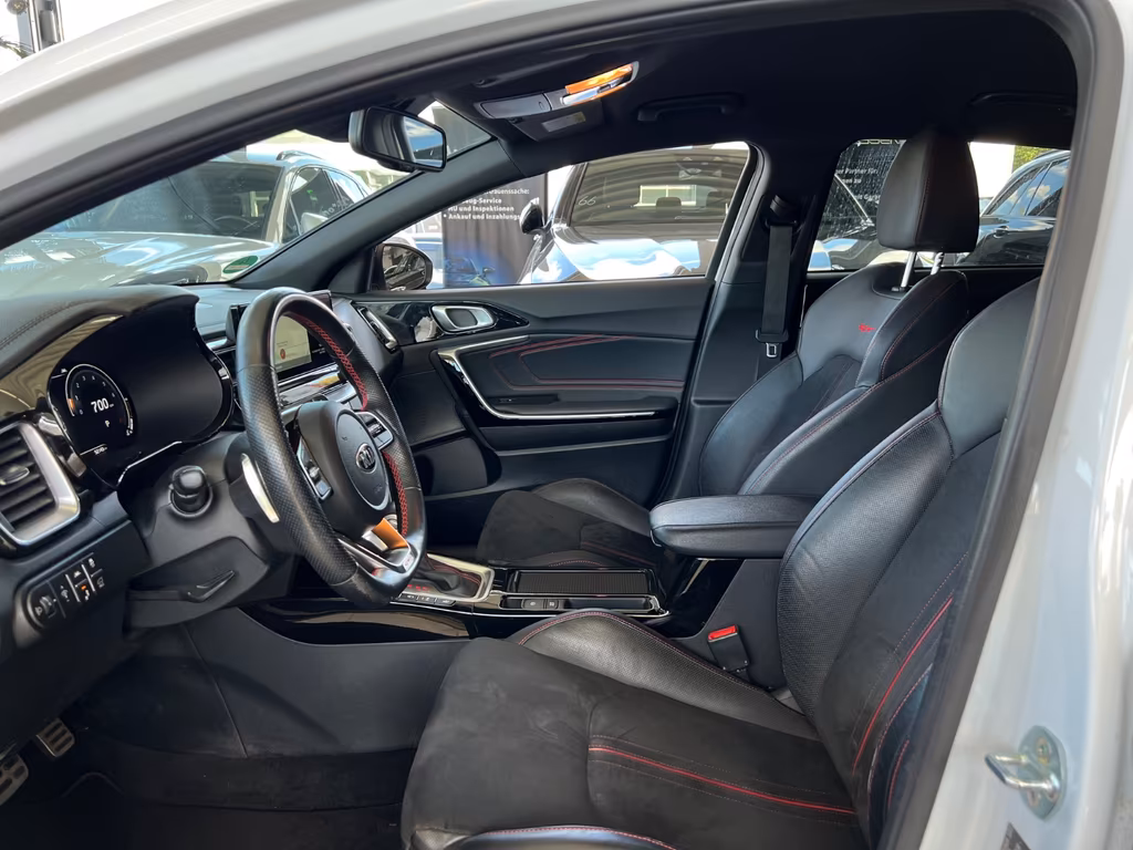 Kia ProCeed
