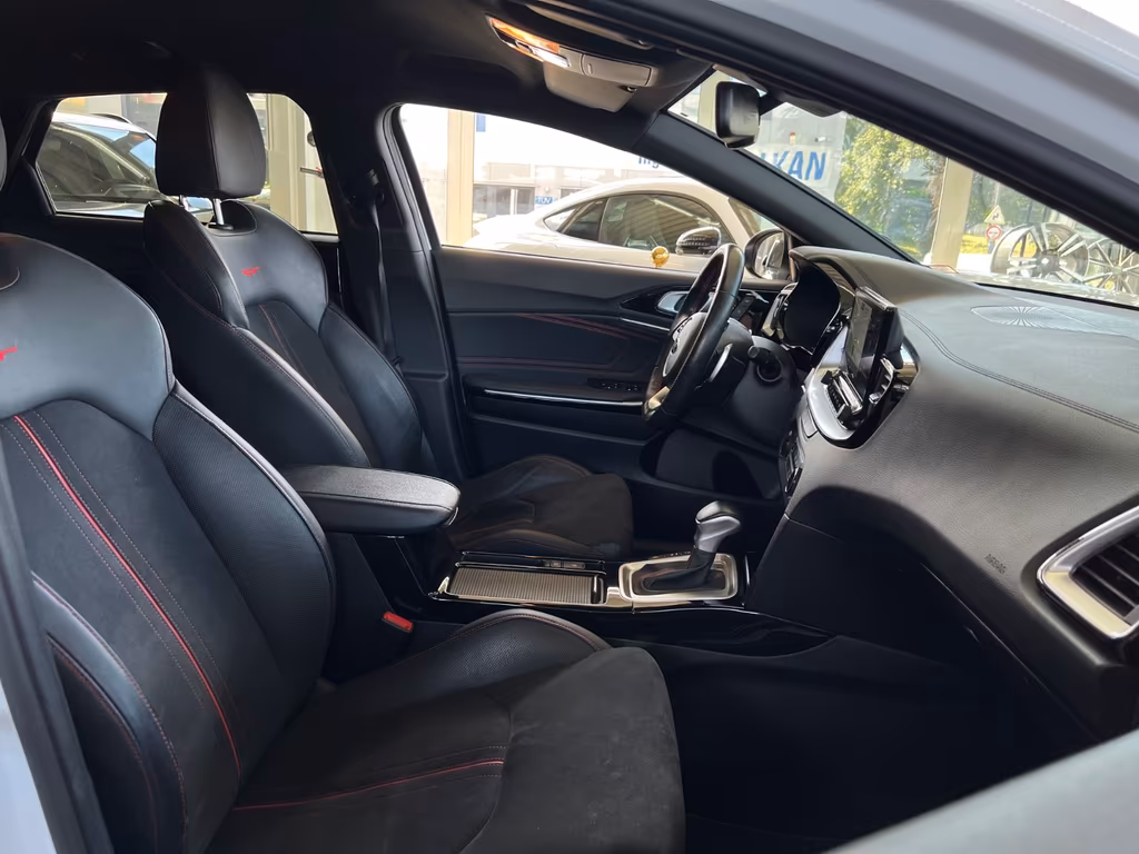 Kia ProCeed