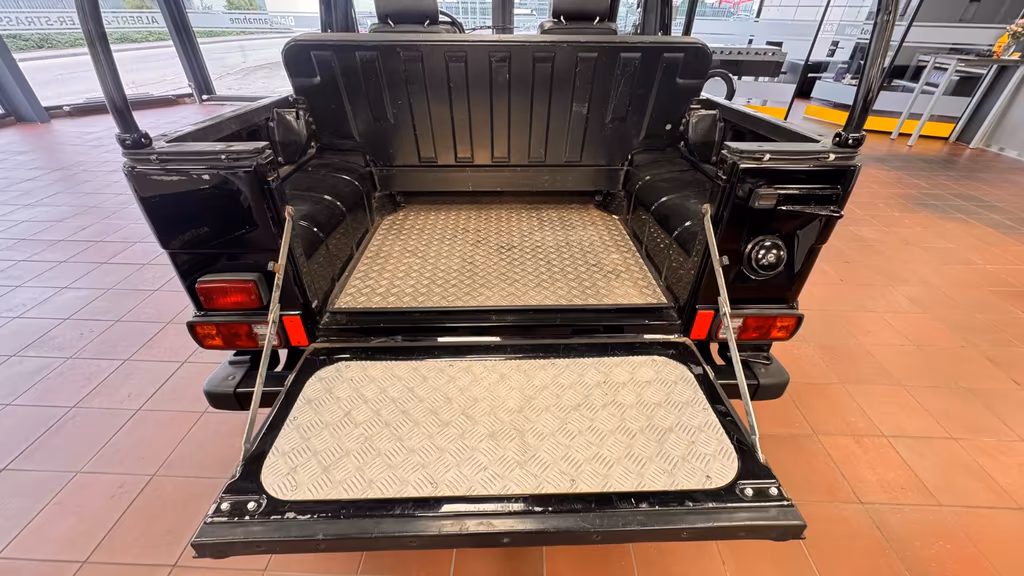 Mercedes-Benz G 300