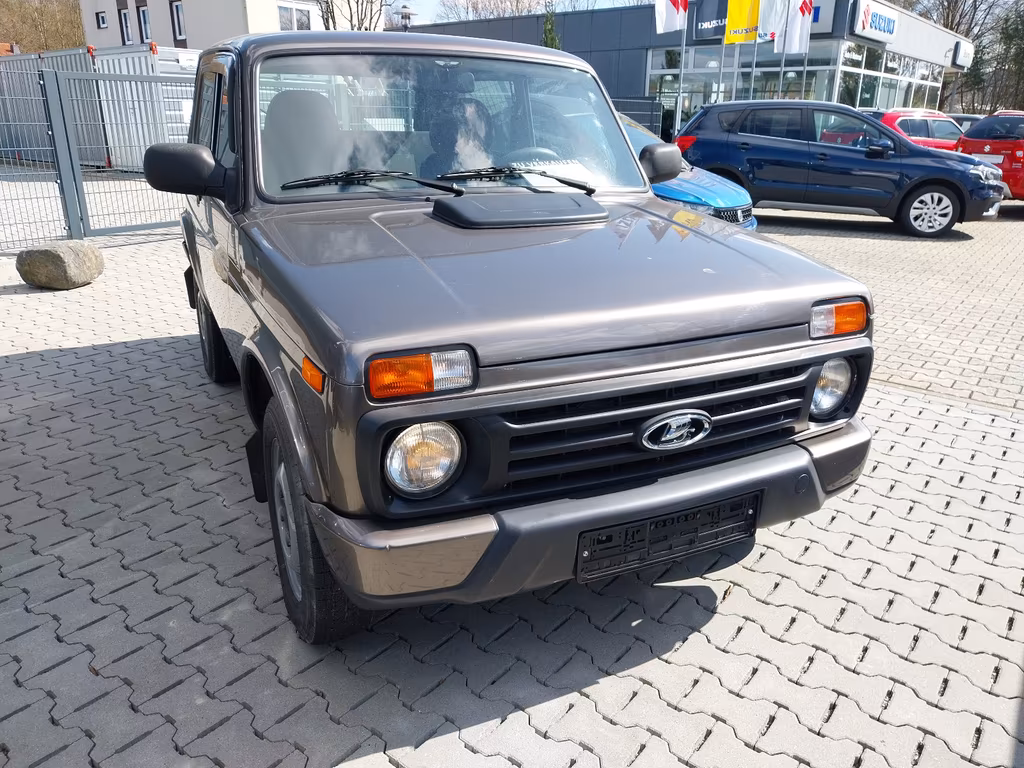 Lada Urban