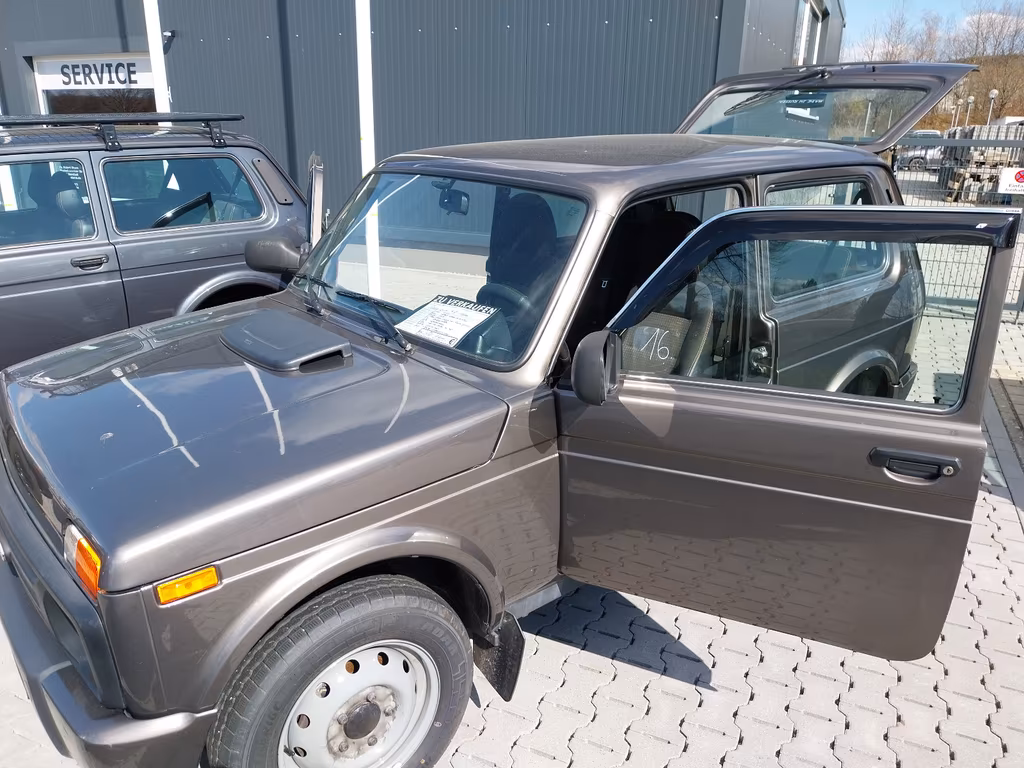 Lada Urban