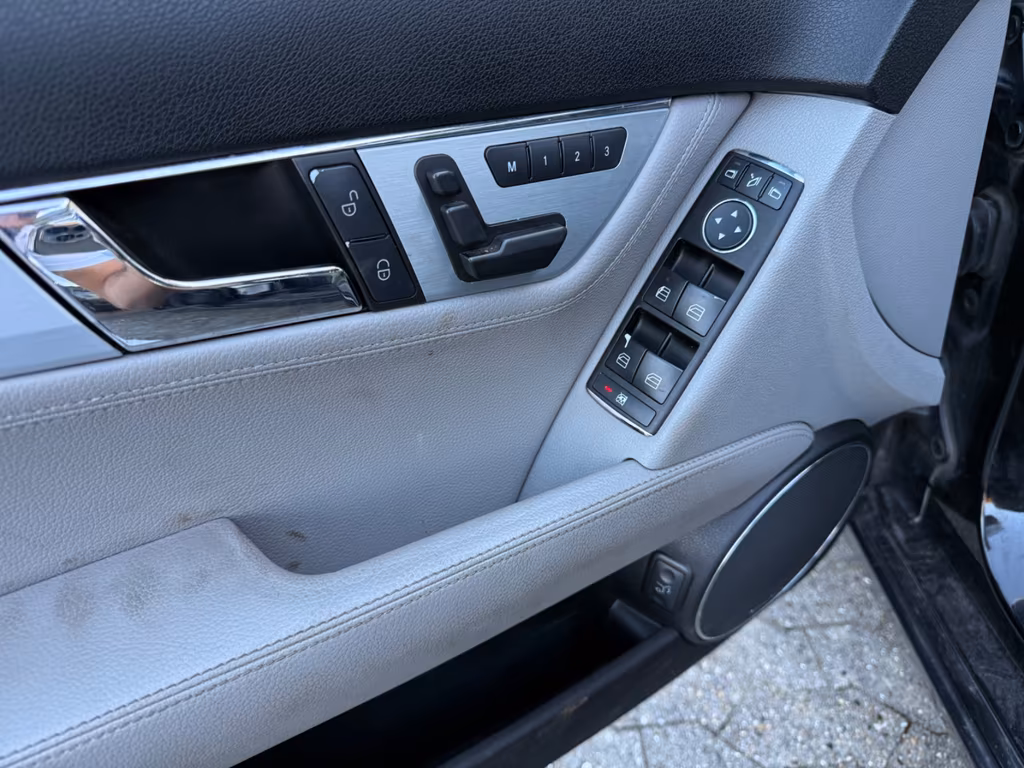 Mercedes-Benz C 320